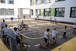 Репортаж  газеты "Алга (Вперед)" про открытие  автогородка ЖУ-ЖУ для детей в Пестречинском районе Татарстана.