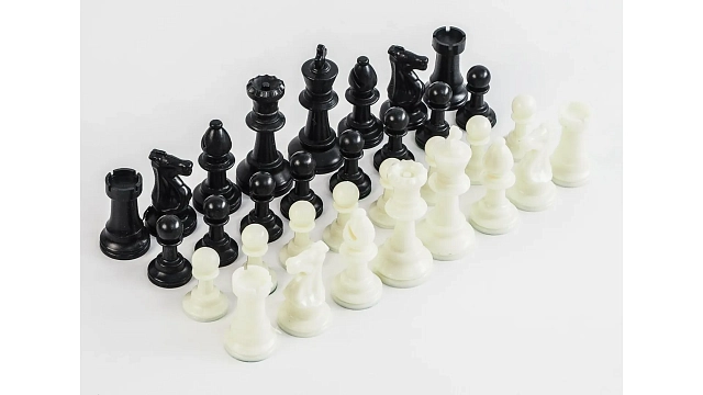 Фигуры шахматные гроссмейстерские пластмассовые акционные