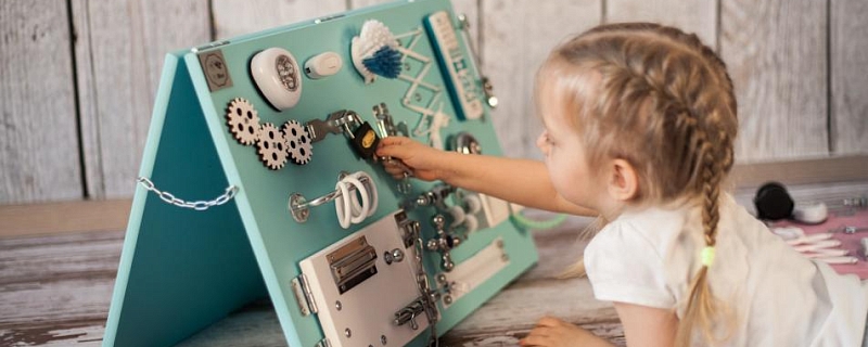 Что такое бизиборд для детей?